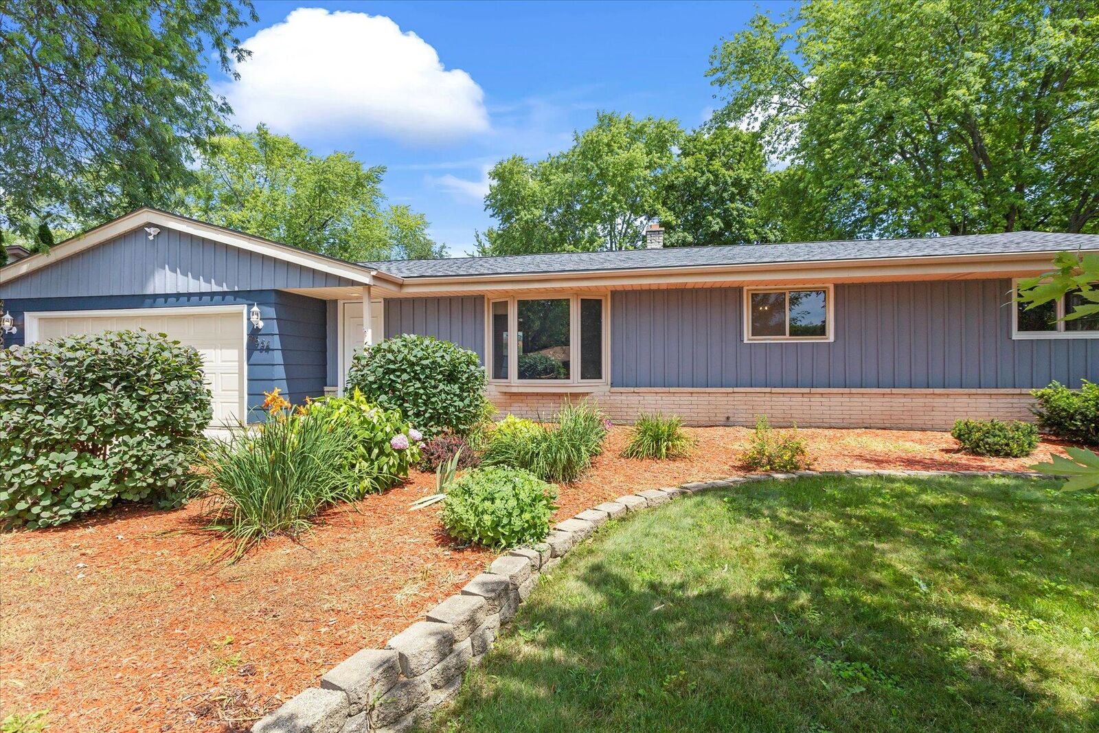 Property Photo: 9534 W Marcelle Ave WI 53224