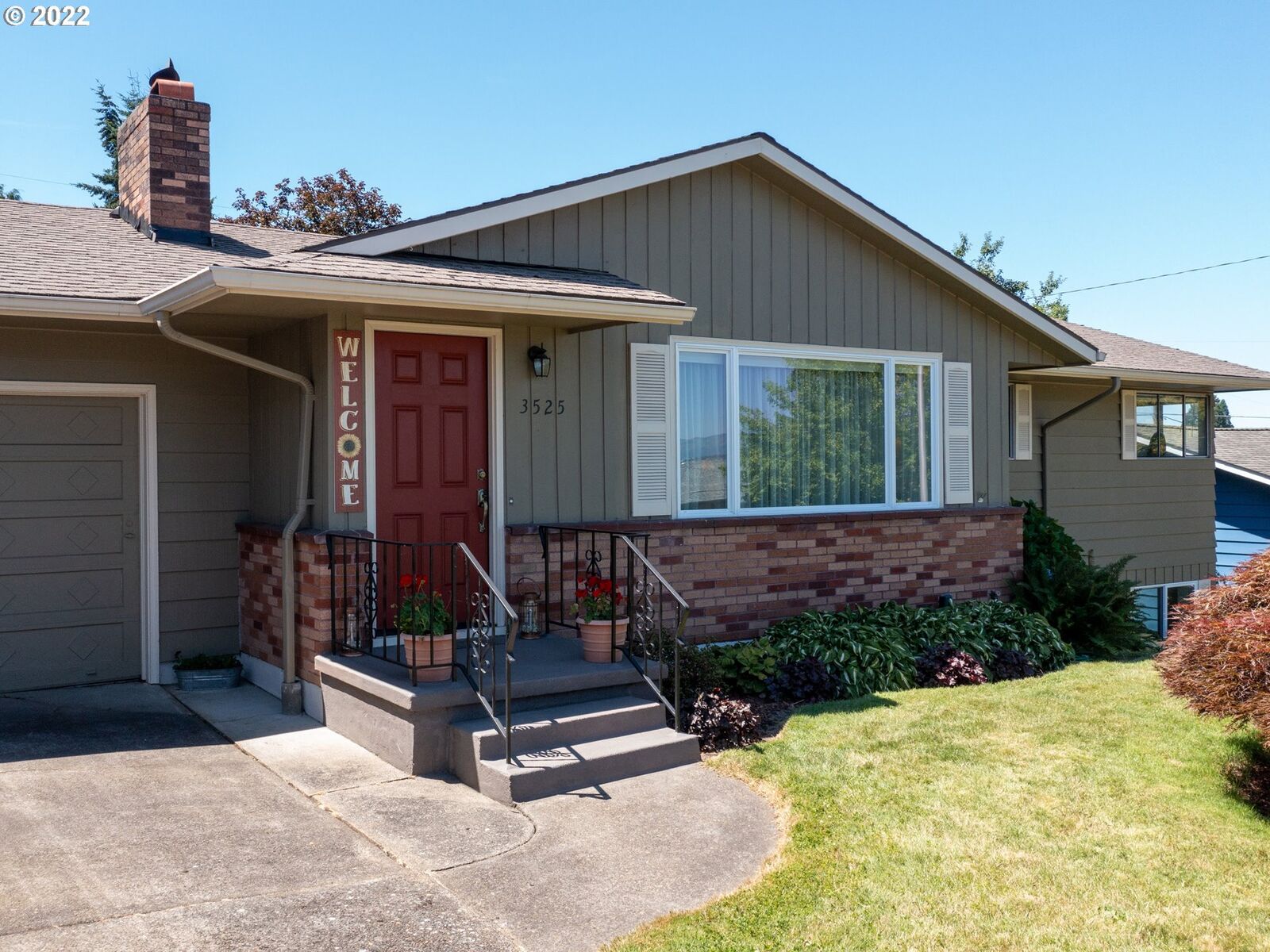 Property Photo: 3525 NE 118th Ave OR 97220