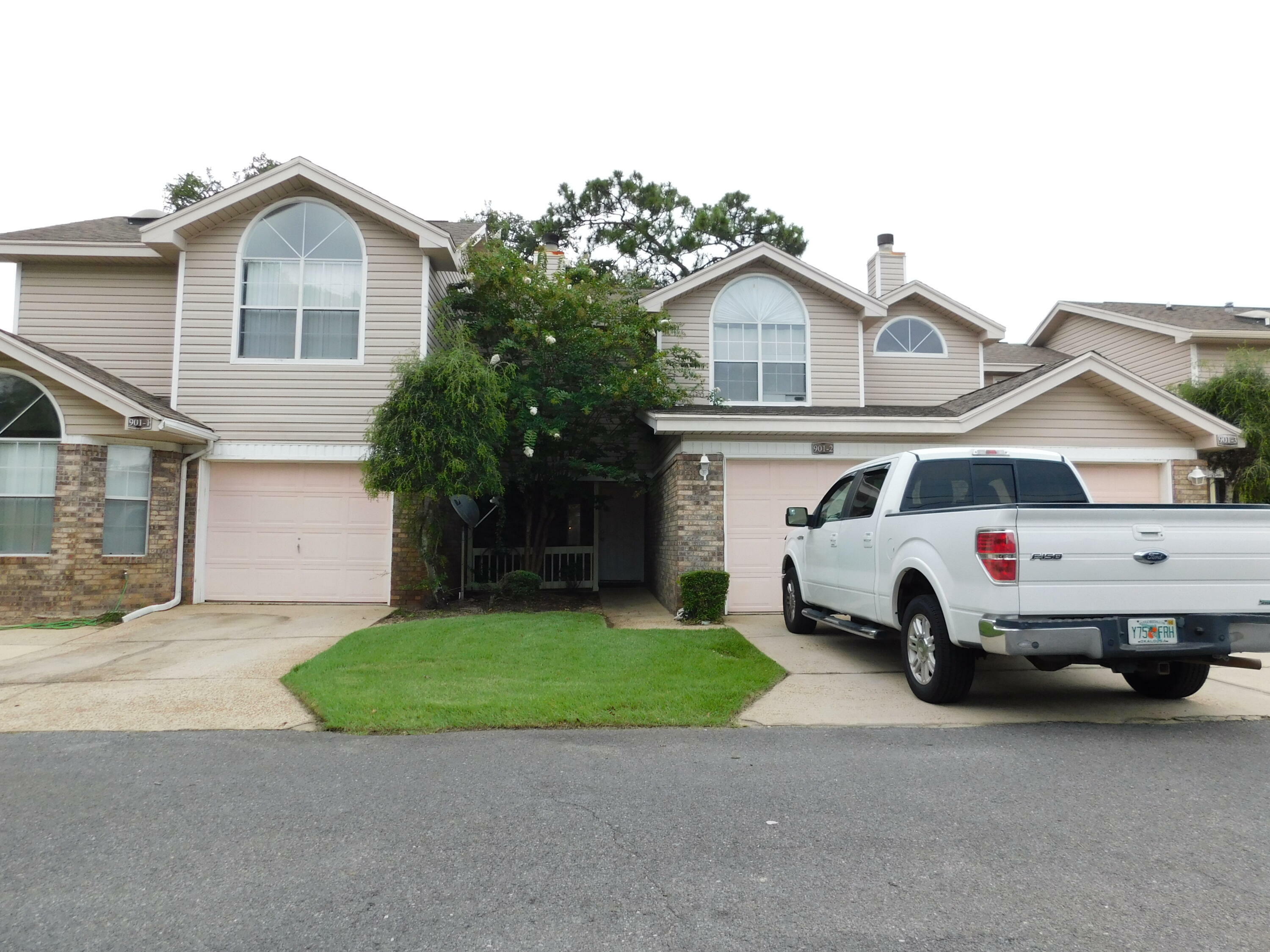 Property Photo:  901 Piedmont Place Unit 2  FL 32547 