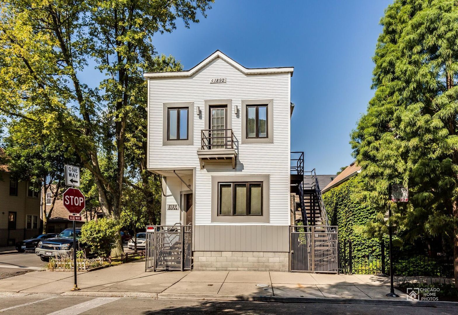 Property Photo:  2128 N Hoyne Avenue 2  IL 60647 