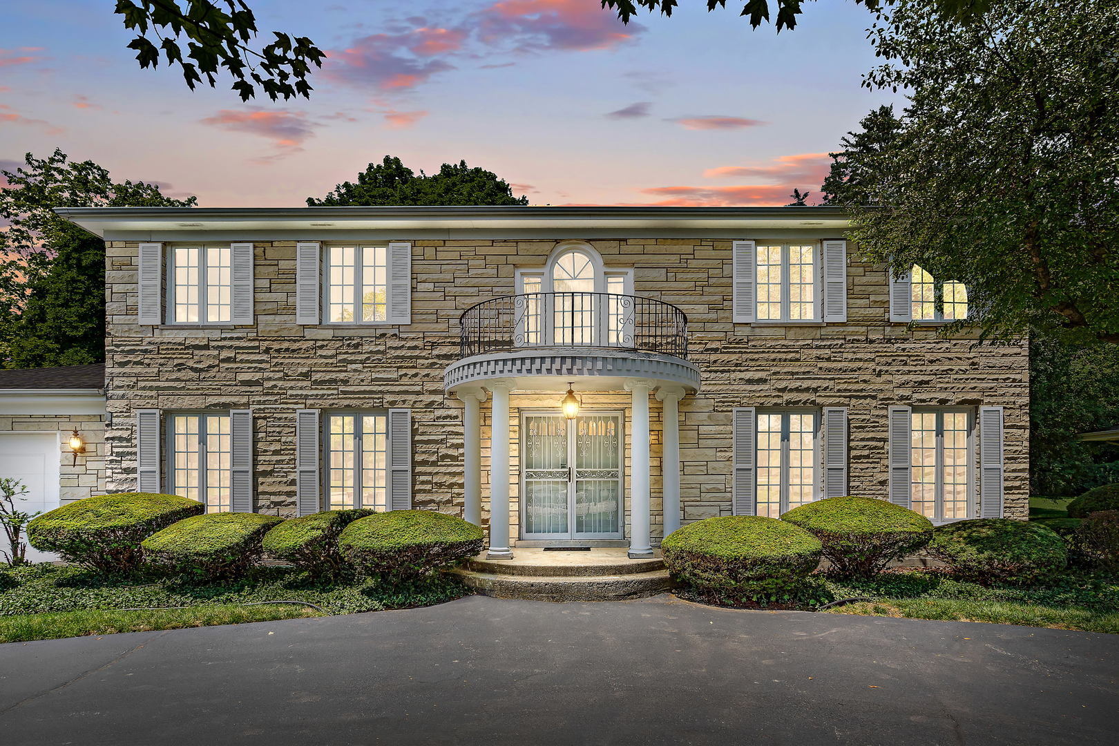 Property Photo: 59 Regent Drive IL 60523
