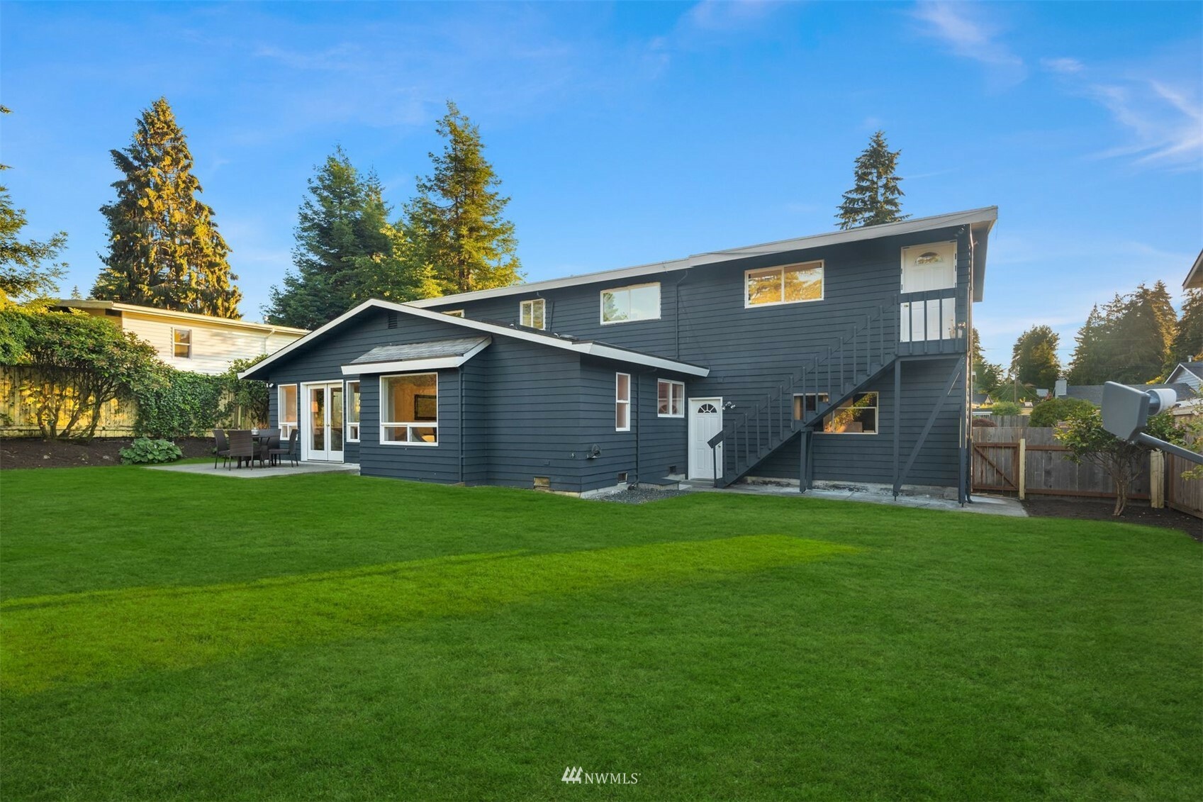 Property Photo:  22413 86th Avenue W  WA 98026 