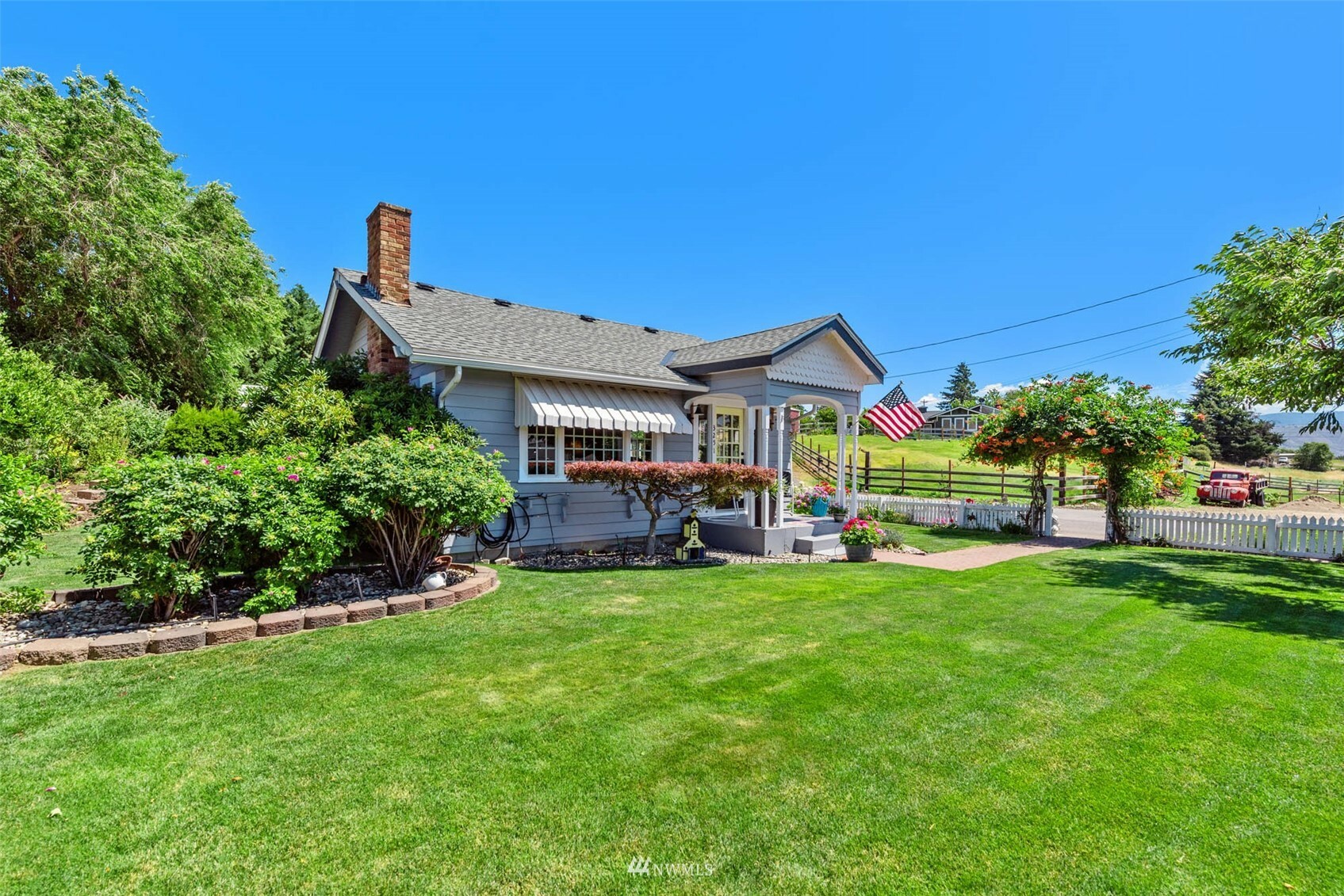 Property Photo: 3251 NW Empire Avenue WA 98802