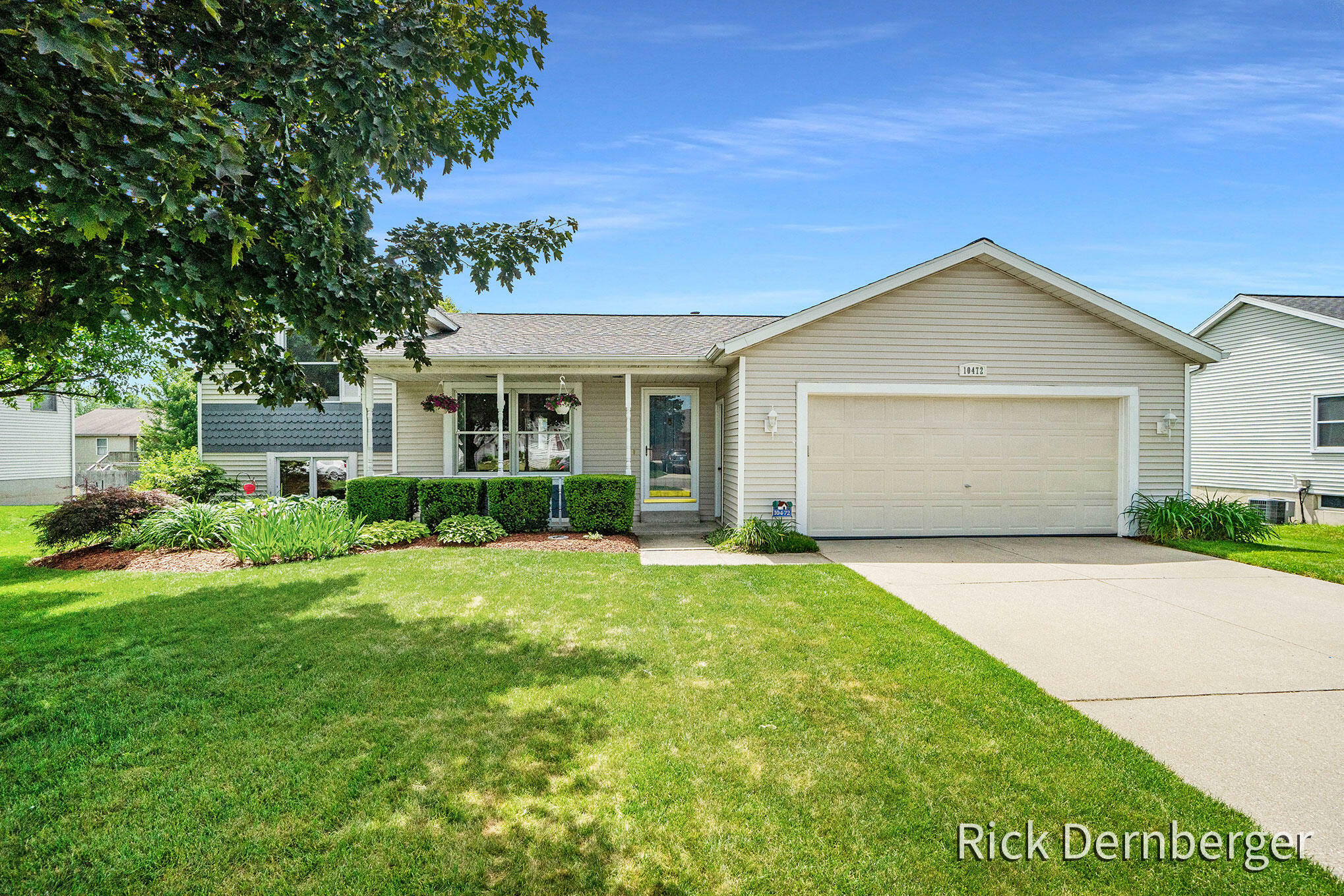 Property Photo:  10472 Northfield Drive  MI 49464 