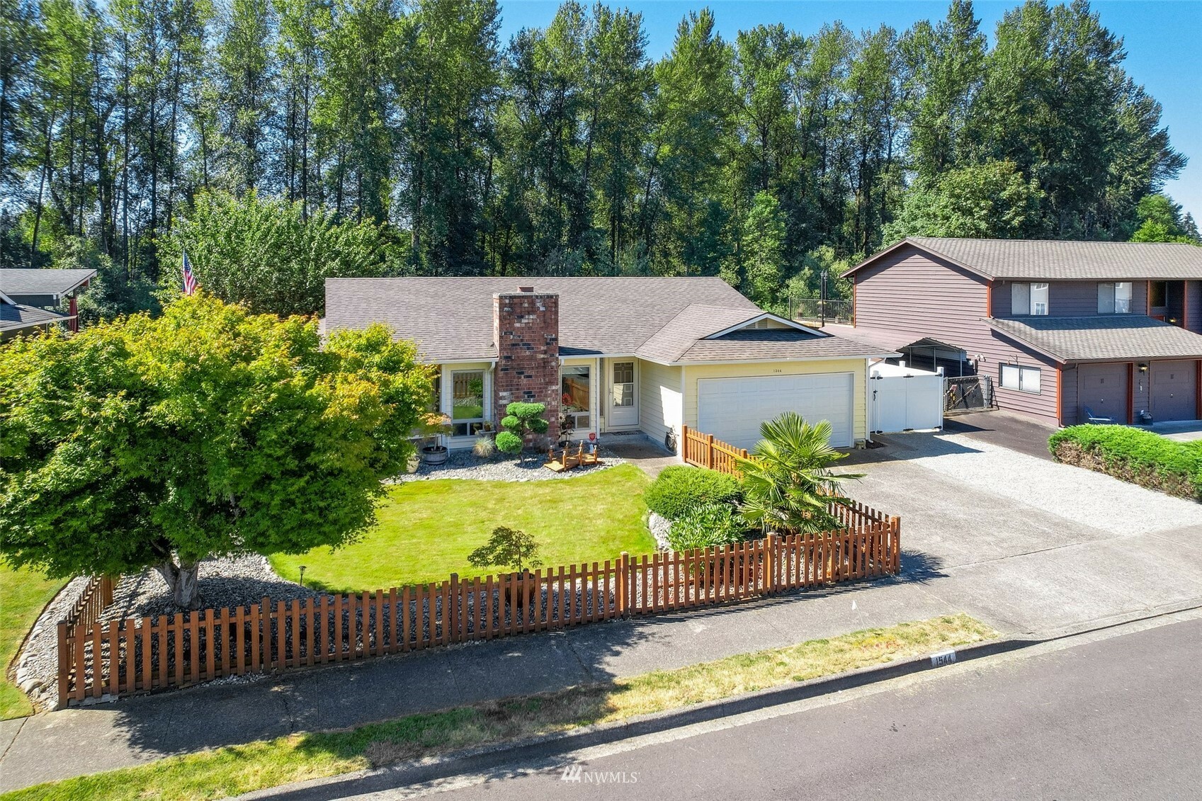 Property Photo: 1544 Riverview Drive NE WA 98002