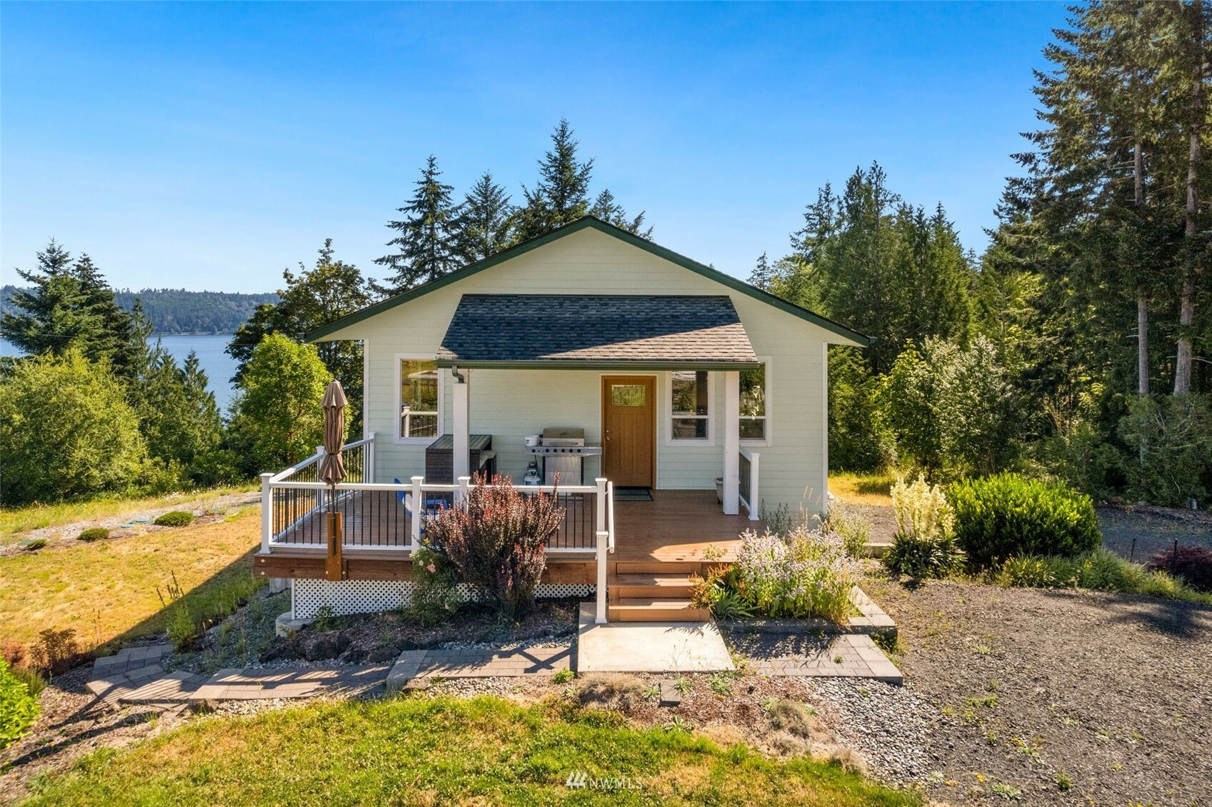 Property Photo: 111 E Warren Drive WA 98592