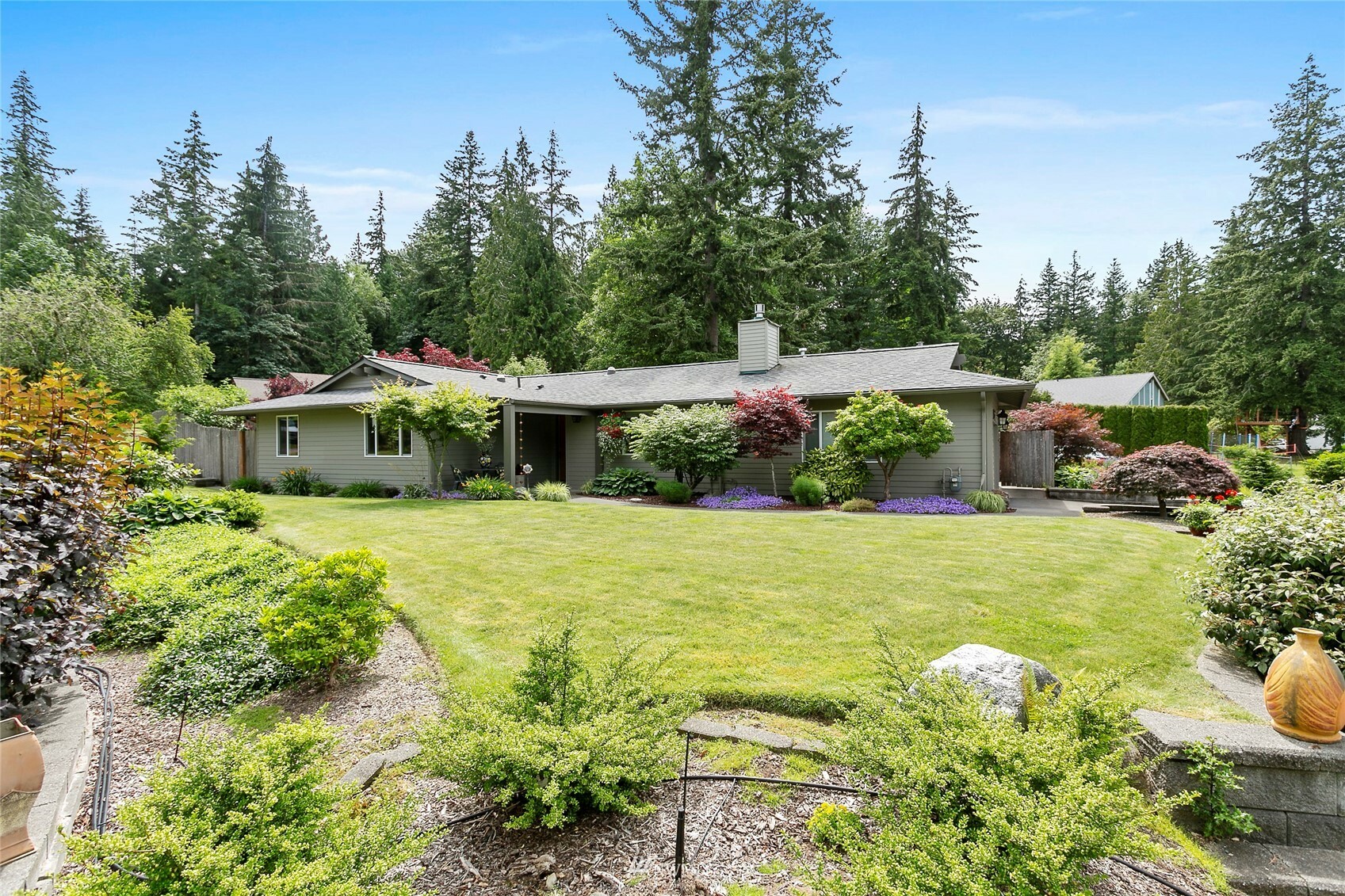 Property Photo:  833 St. Andrews Way  WA 98229 