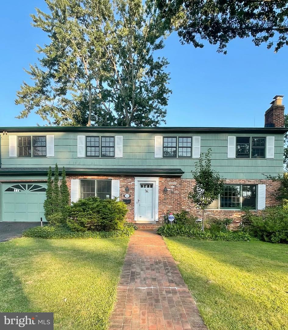 Property Photo: 8350 Orange Court VA 22309