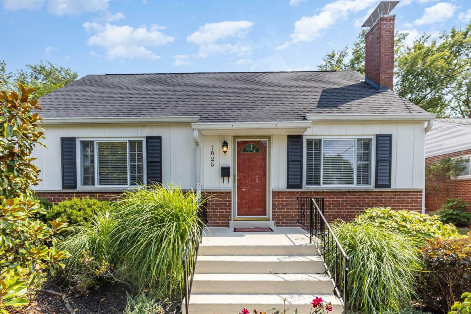 Property Photo: 7825 Greenbriar Ln OH 45243