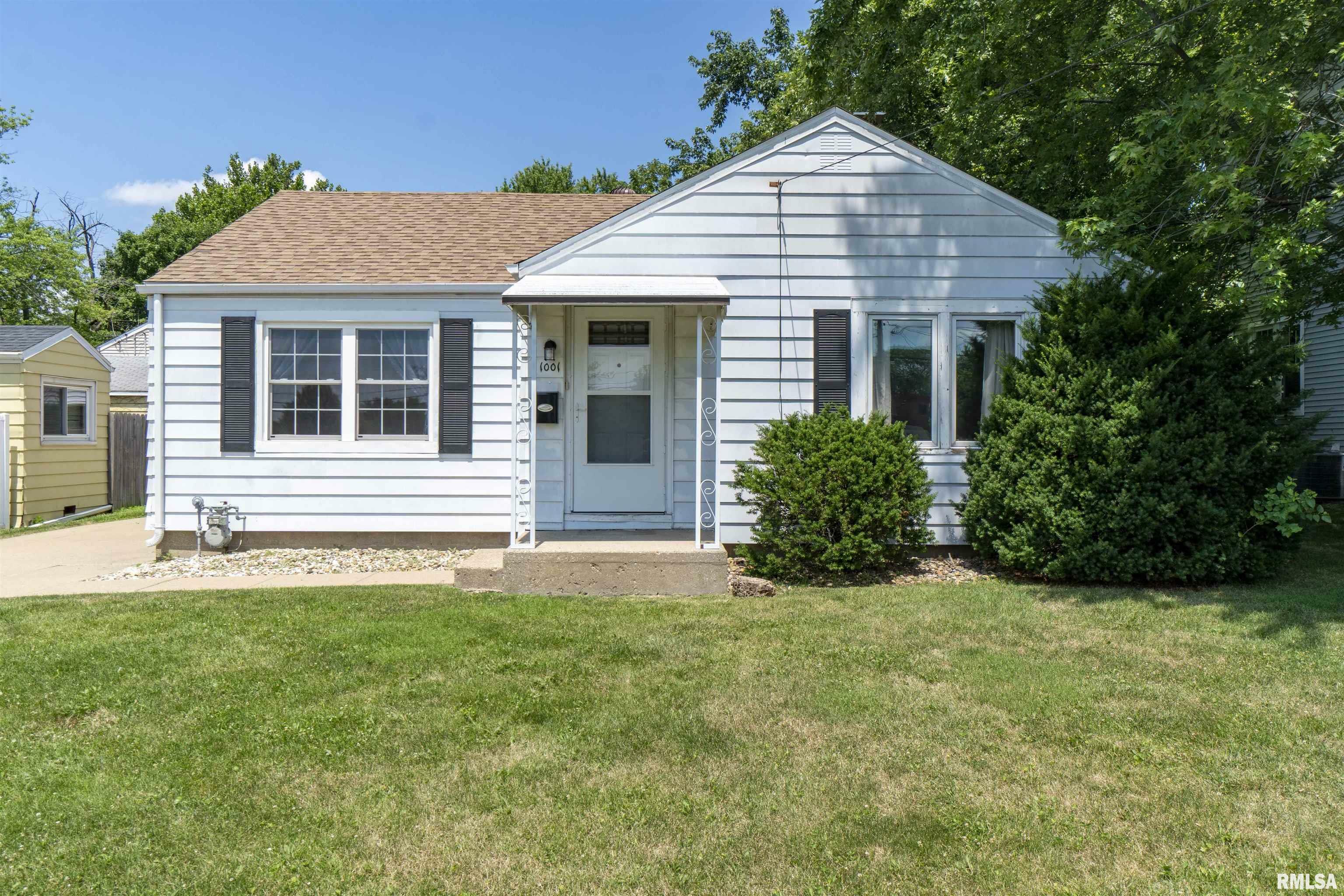 Property Photo:  1001 W Florence  IL 61614-0000 