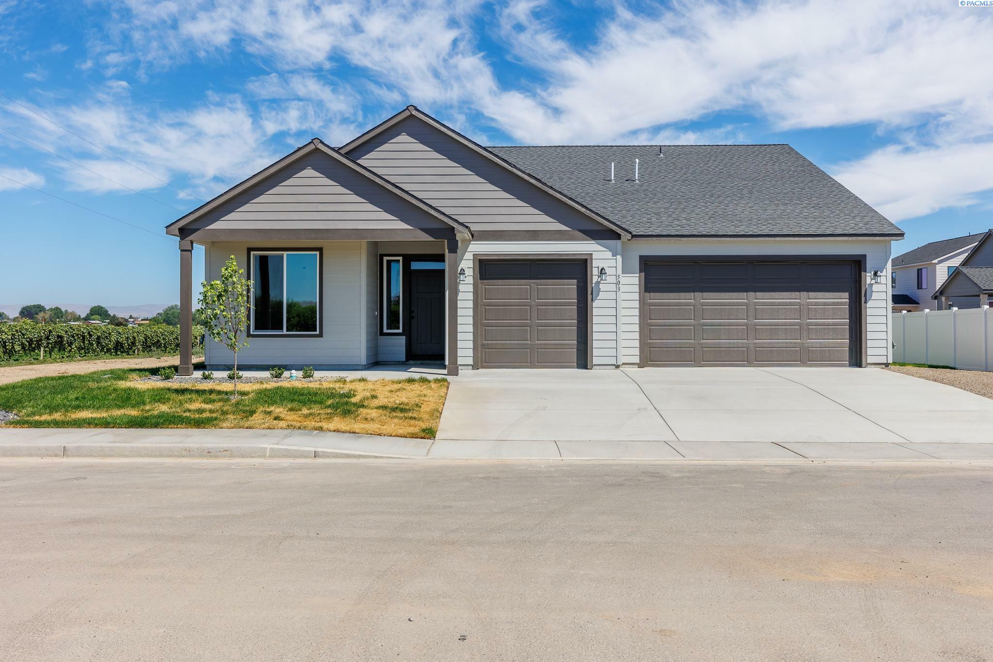 Property Photo: 503 Emerald WA 98930