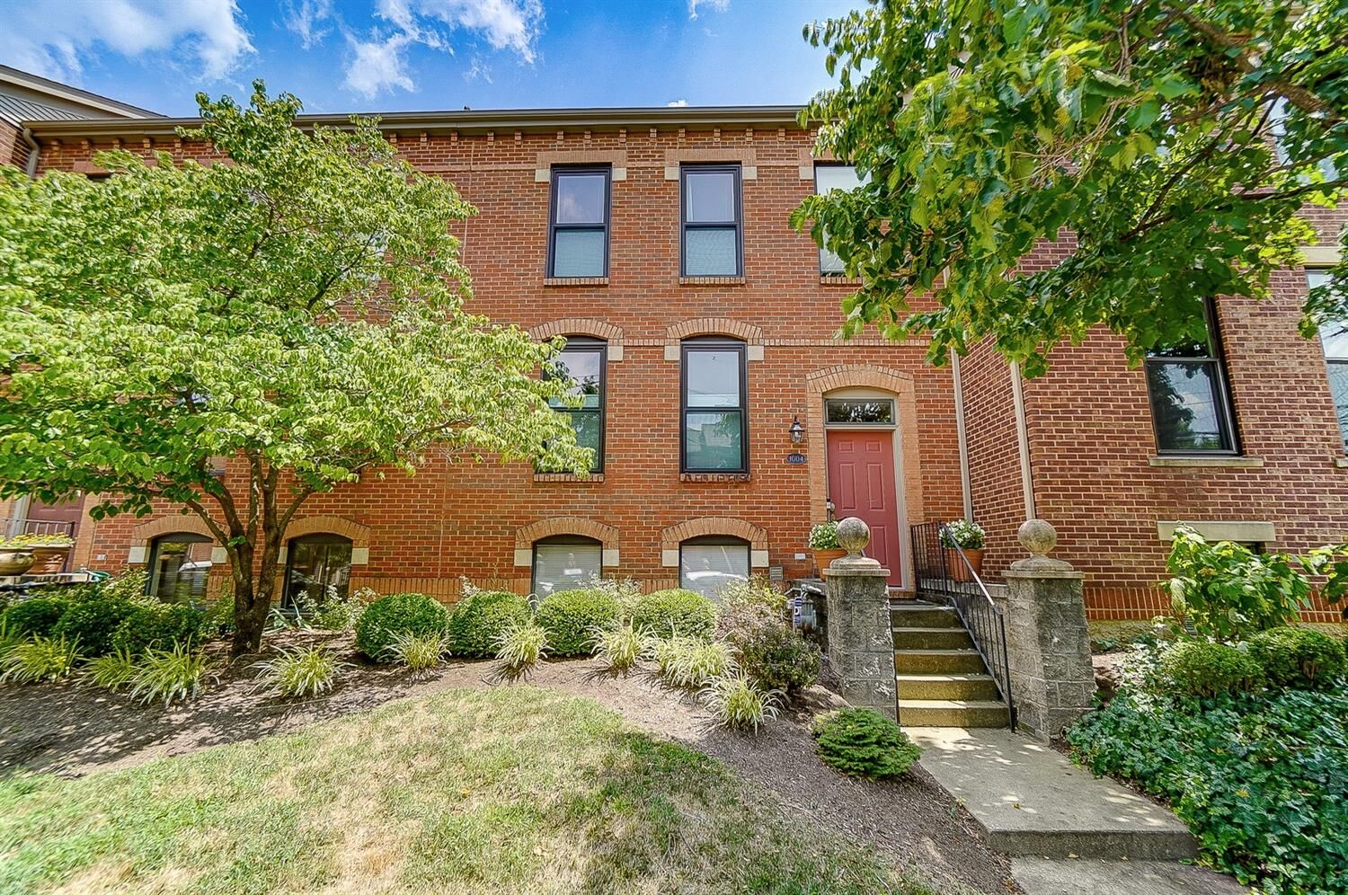 Property Photo: 1004 John St OH 45203