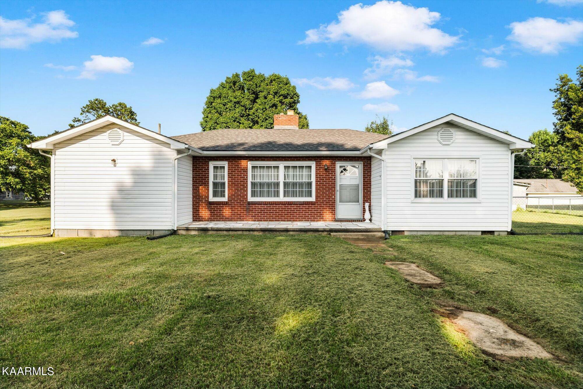 Property Photo:  1211 Spring St  TN 37846 