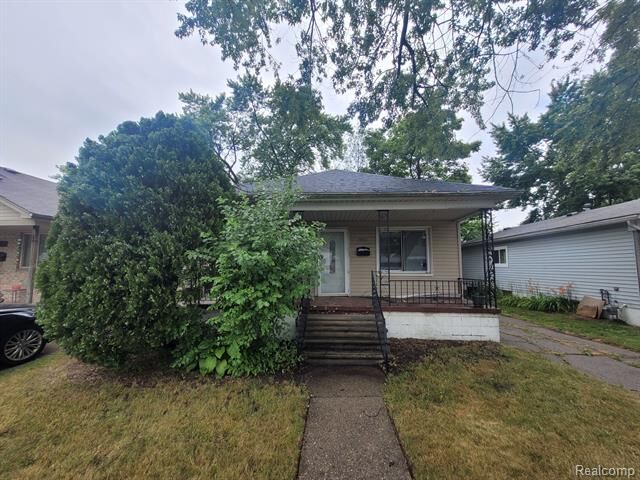 Property Photo:  24353 Laetham Avenue  MI 48021 