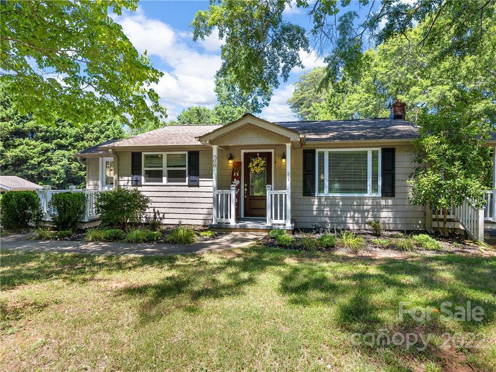 Property Photo: 208 W Finger Street SC 29356