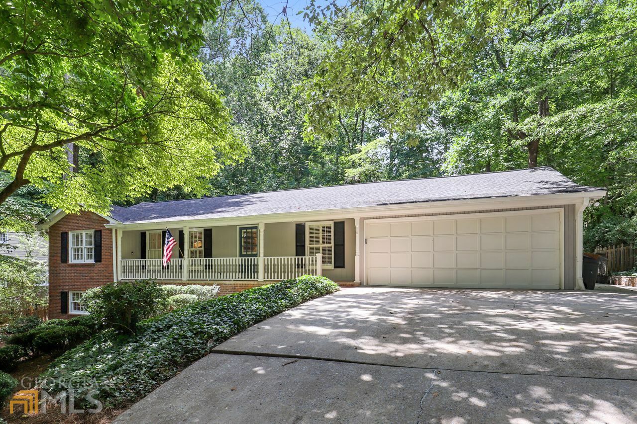 Property Photo:  24 Brandon Ridge Drive  GA 30328 