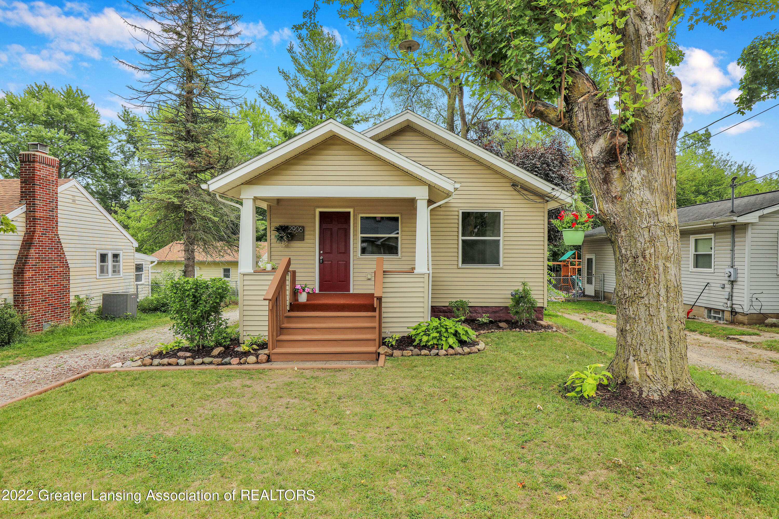 Property Photo: 2906 Cynwood Street MI 48906