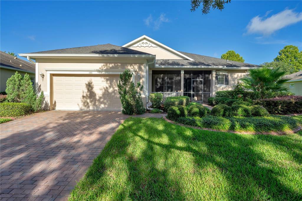 Property Photo:  201 Bayou Bend Road  FL 34736 