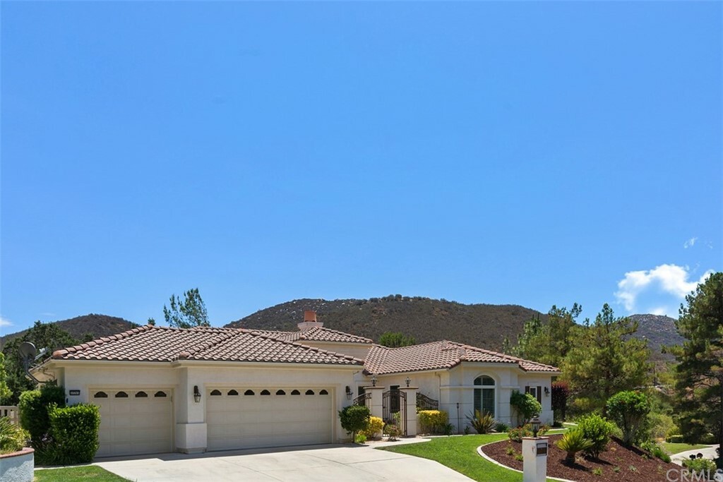 Property Photo:  37765 Sky High Drive  CA 92562 