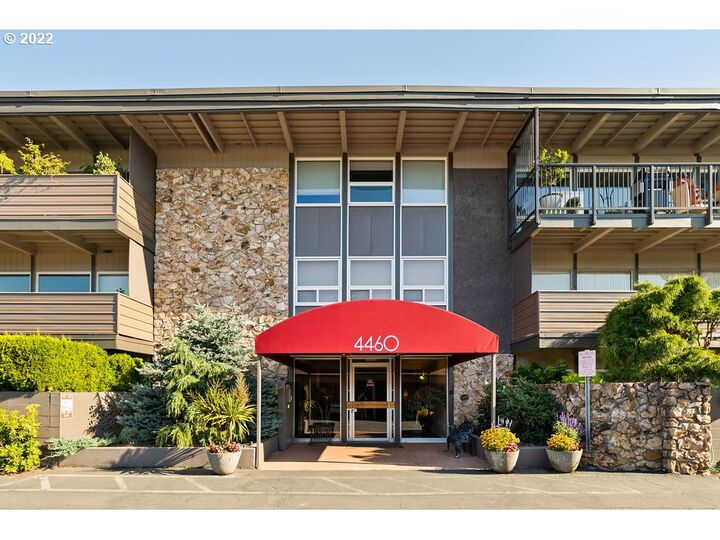 4460 SW Scholls Ferry Rd 30  Portland OR 97225 photo