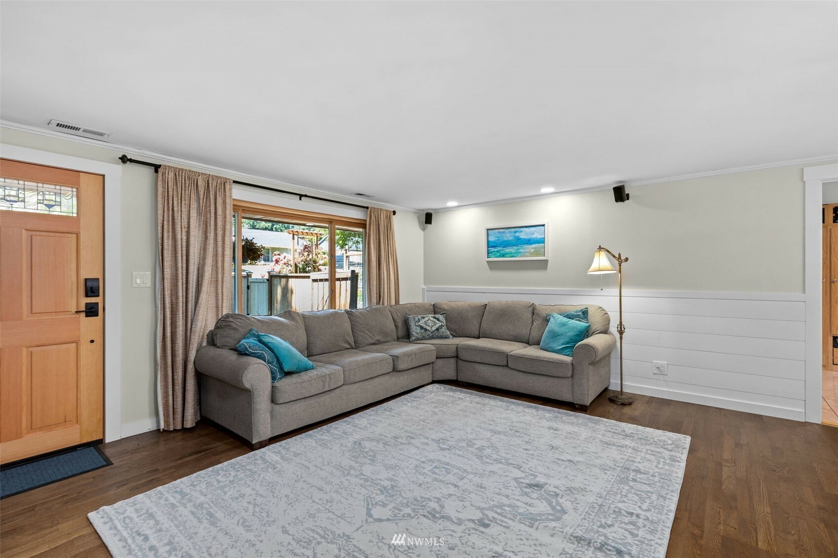 Property Photo: 18912 32nd Avenue NE WA 98155