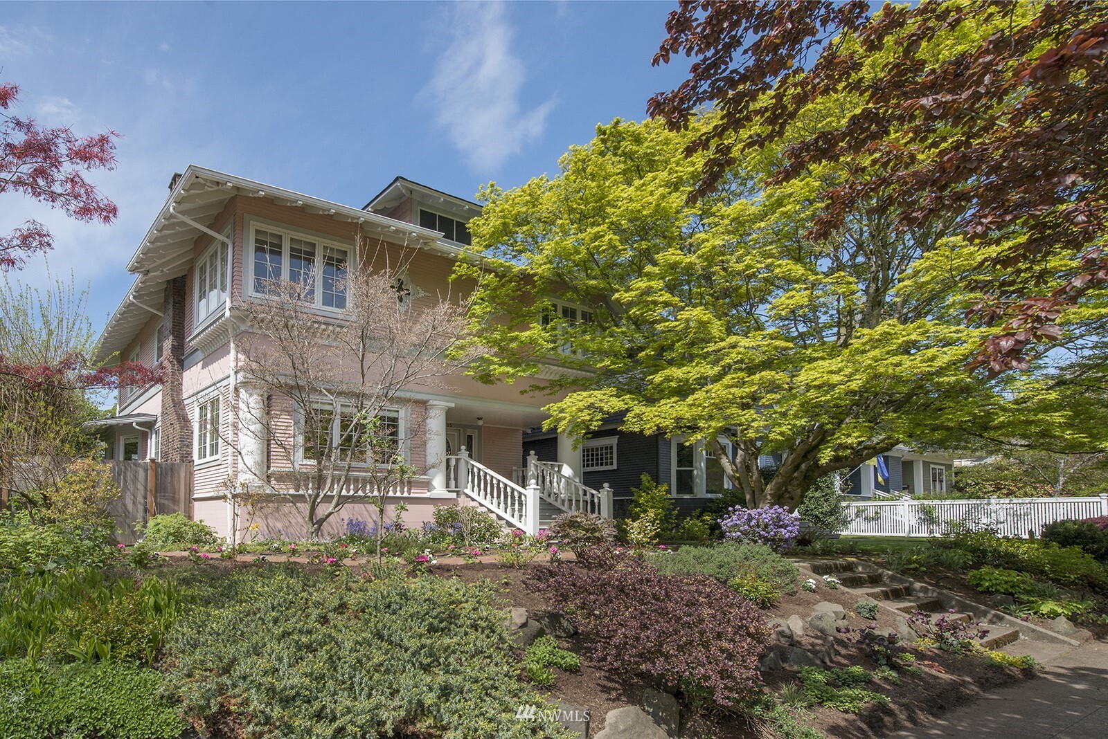 Property Photo:  415 17th Avenue E  WA 98112 