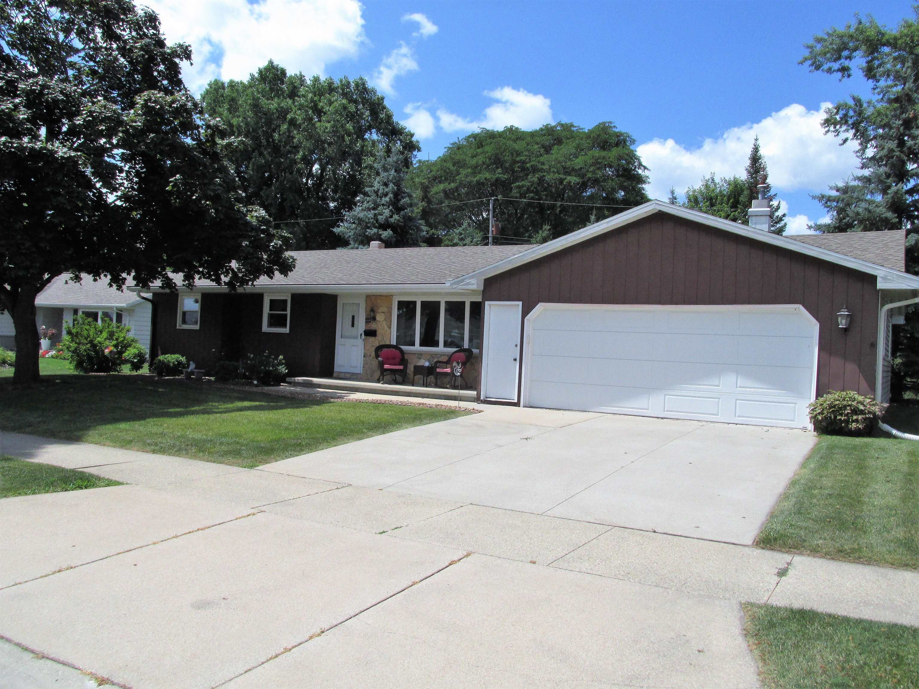 Property Photo:  3215 N Durkee Street  WI 54911 