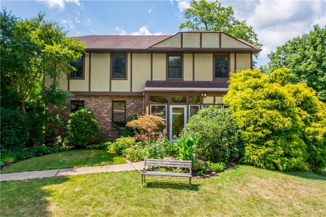Property Photo:  1204 Plantation Dr  PA 15102 