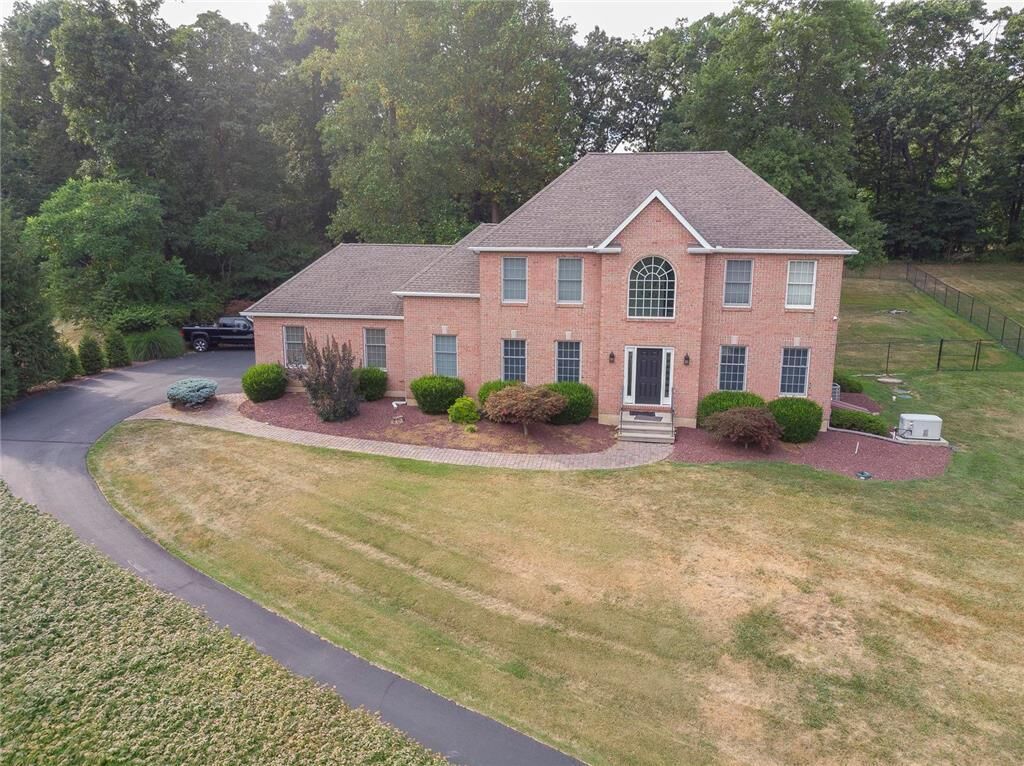 Property Photo:  110 Mansfeld Court  PA 18055 