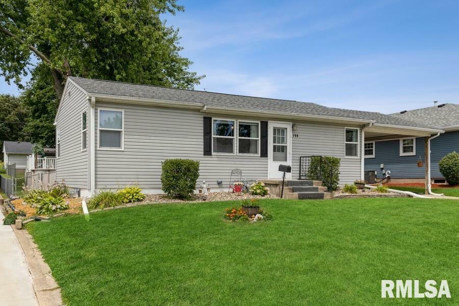 Property Photo:  708 Highview  IA 52732 