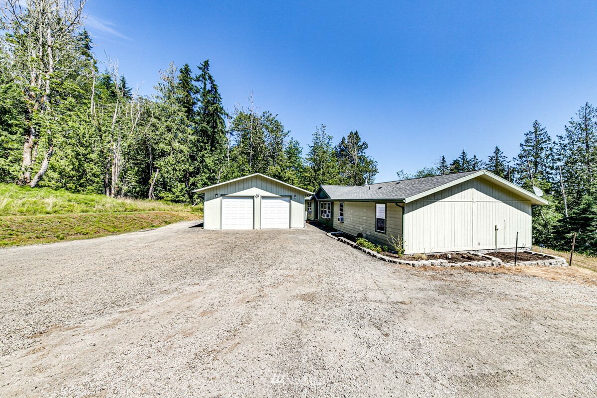 Property Photo:  443 Glass Road  WA 98362 