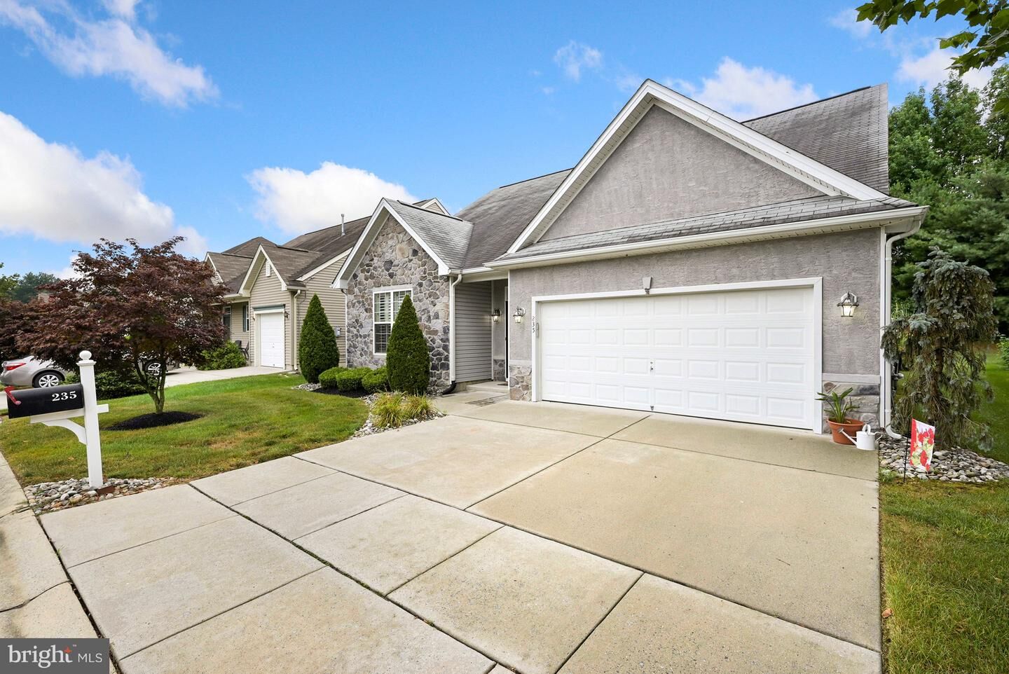Property Photo:  235 Heritage Way  NJ 08096 
