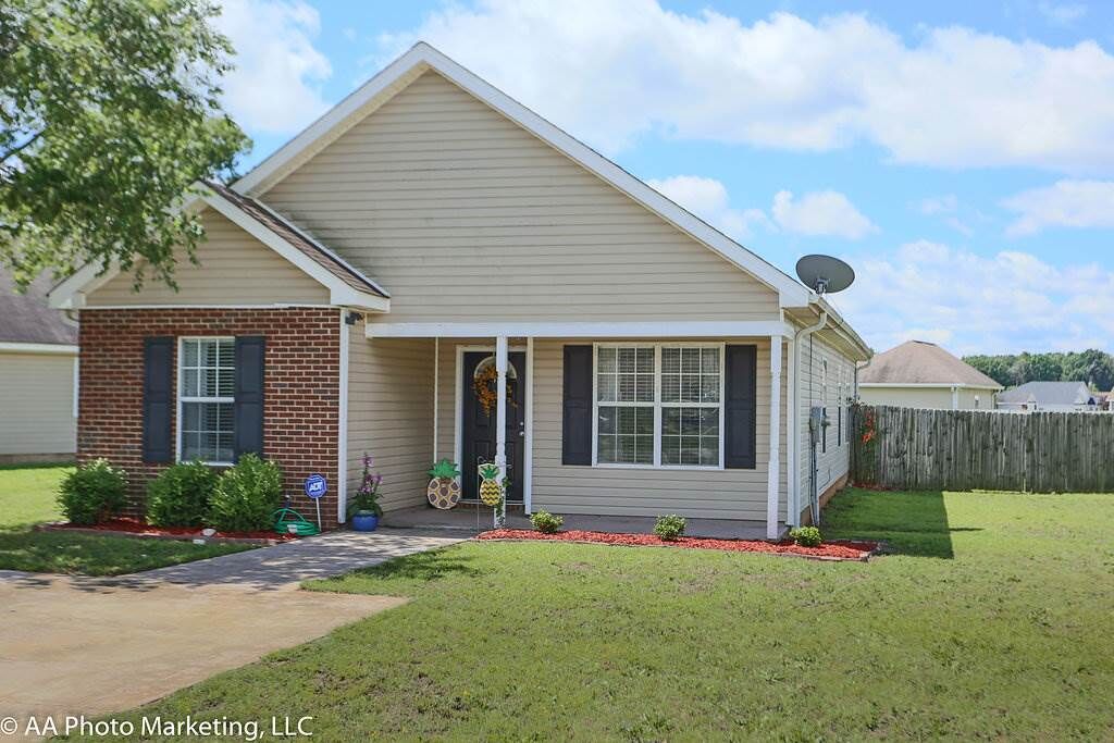 Property Photo:  217 Strawbridge Ln  GA 31005 