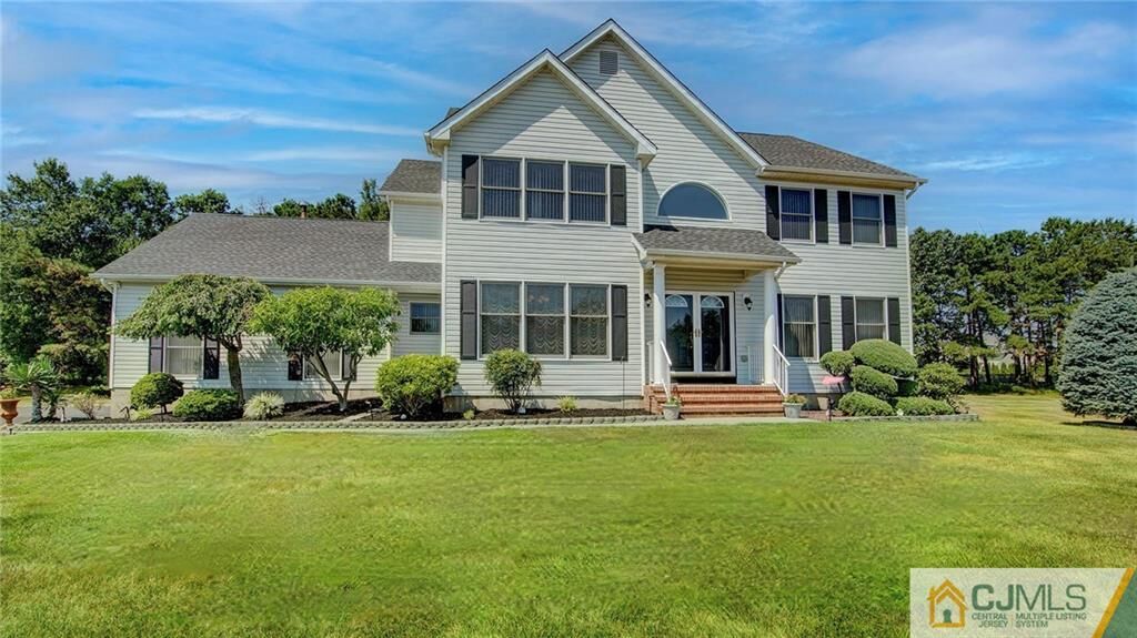 Property Photo:  4 Tara Court  NJ 08831 