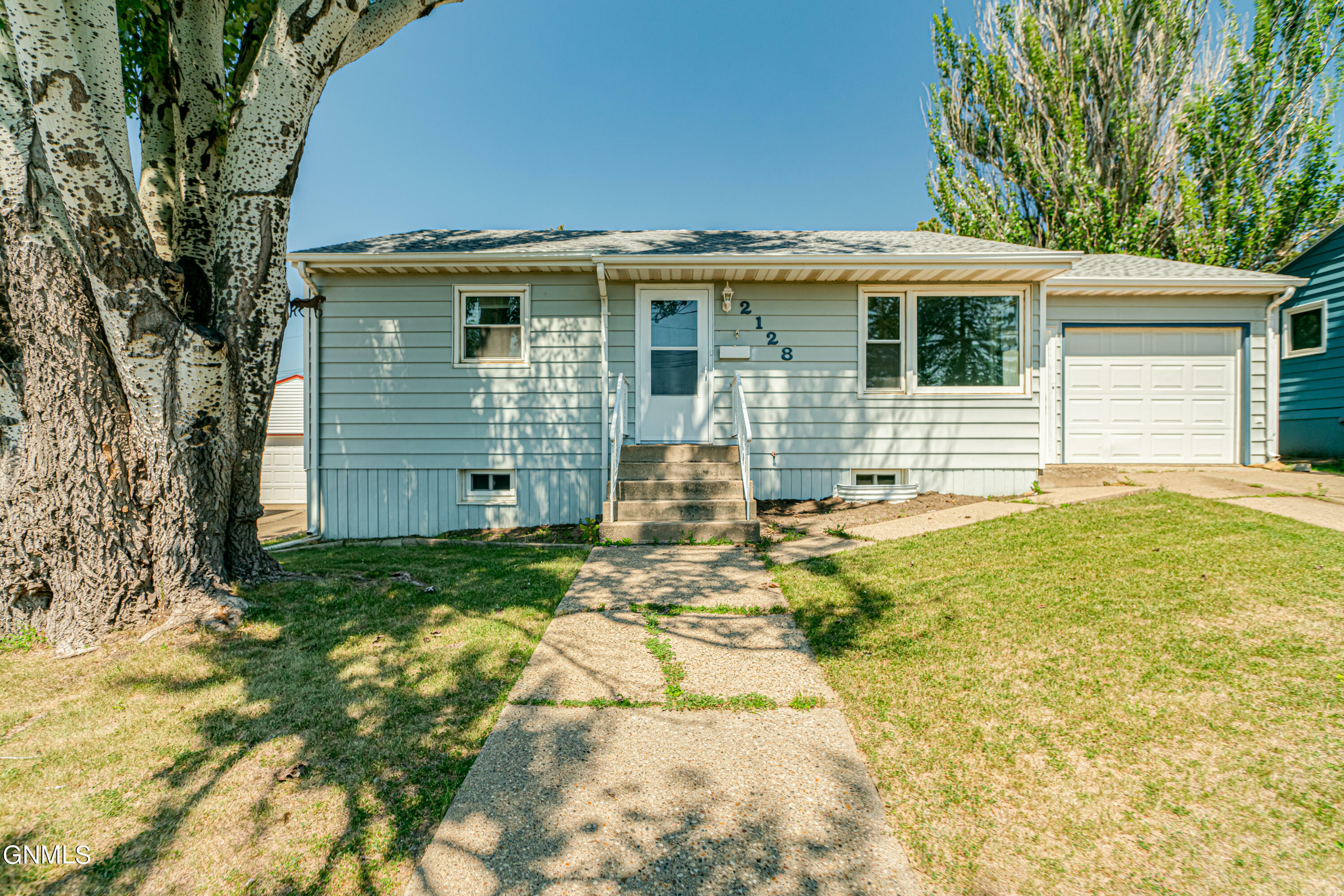 2128 Avenue D E  Bismarck ND 58501 photo