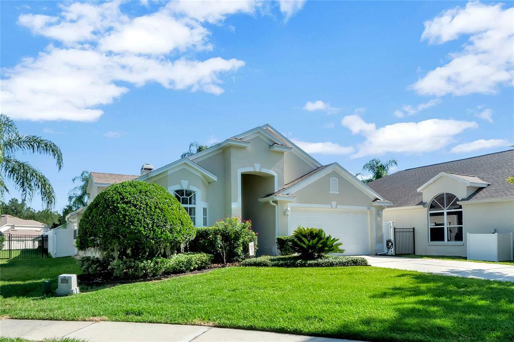 Property Photo: 516 Sagecreek Court FL 32708