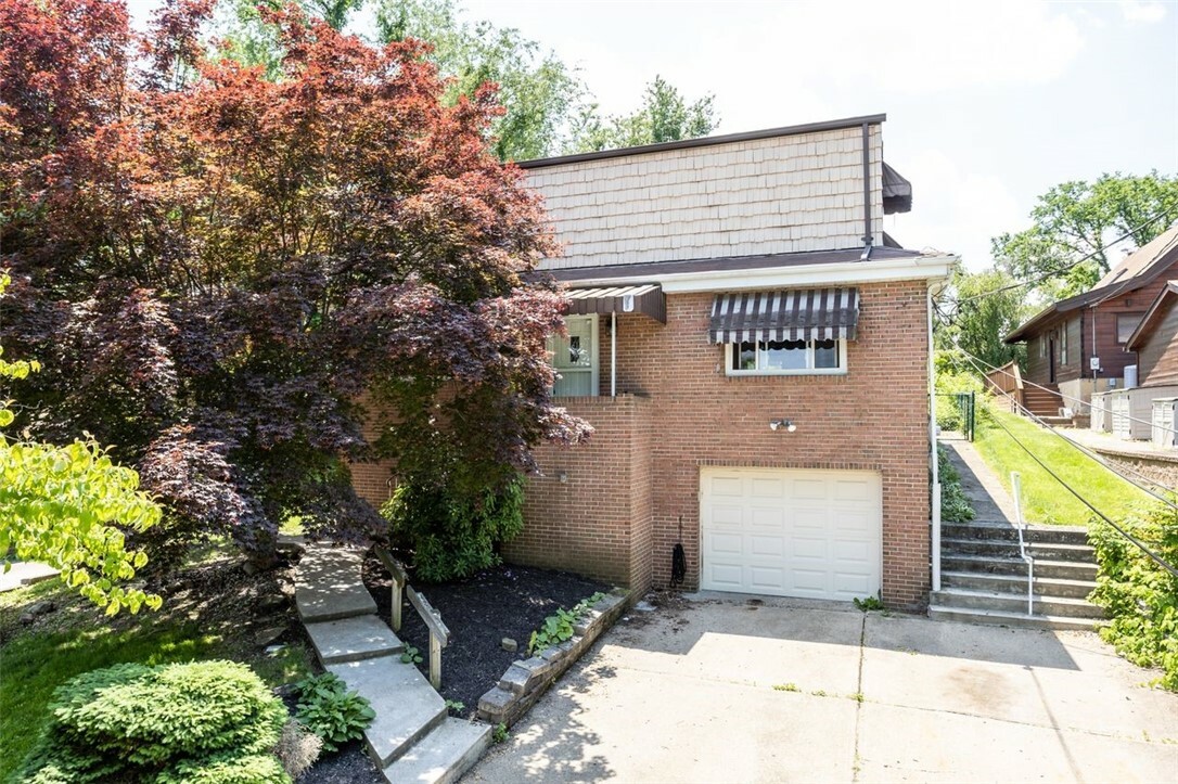 Property Photo:  754 Beechland St  PA 15120 