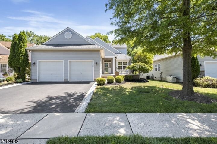 82 Renaissance Blvd  Franklin Twp. NJ 08873 photo