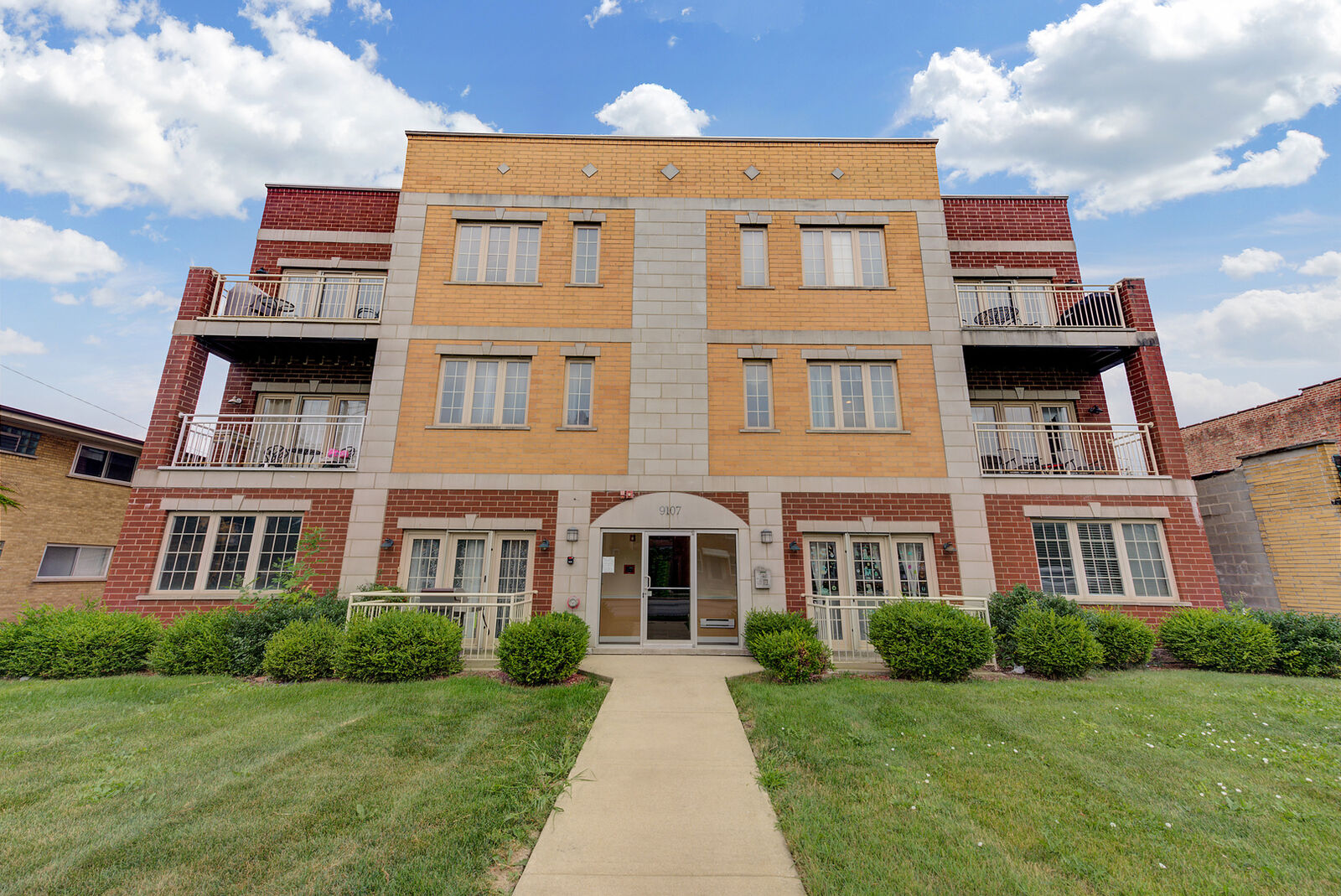 Property Photo:  9107 Grand Avenue 2W  IL 60131 