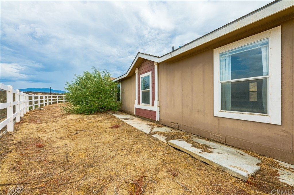 Property Photo:  39050 Calle Breve  CA 92592 