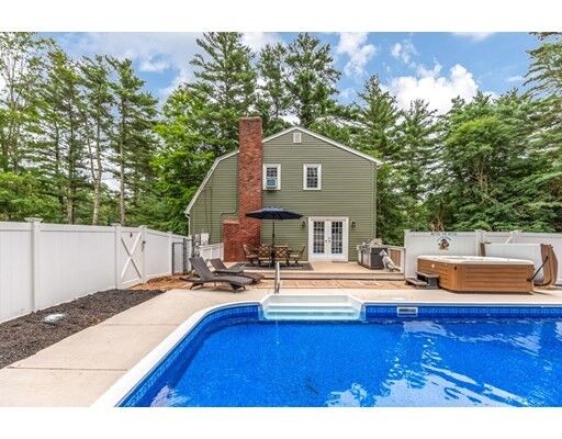 Property Photo: 704 Plymouth MA 02338