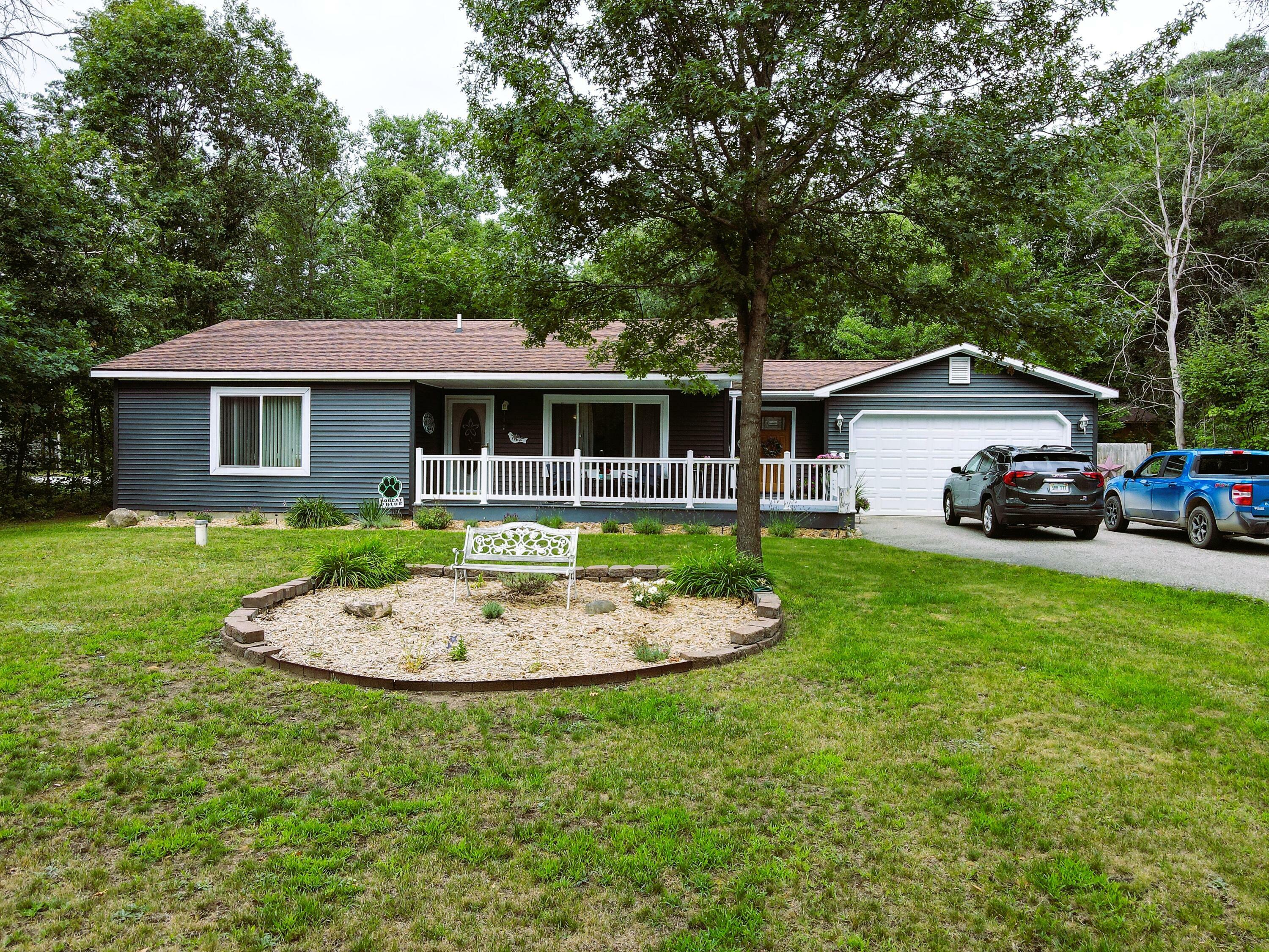 Property Photo:  222 Whitebirch Drive  MI 48629 