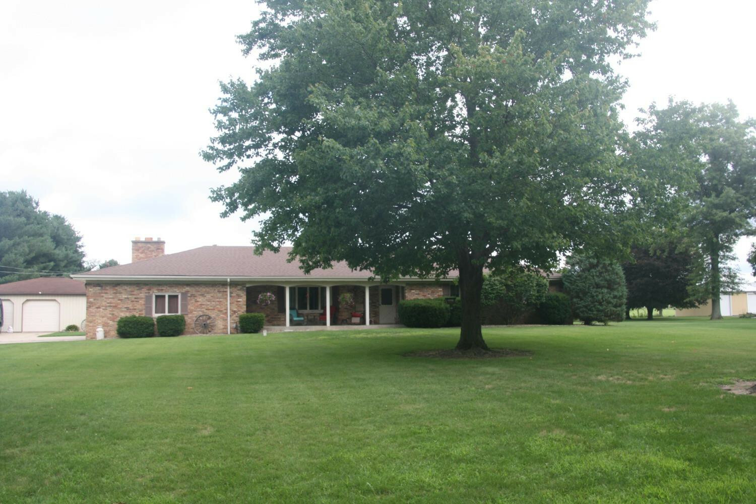 Property Photo: 227 E 900 IN 46347