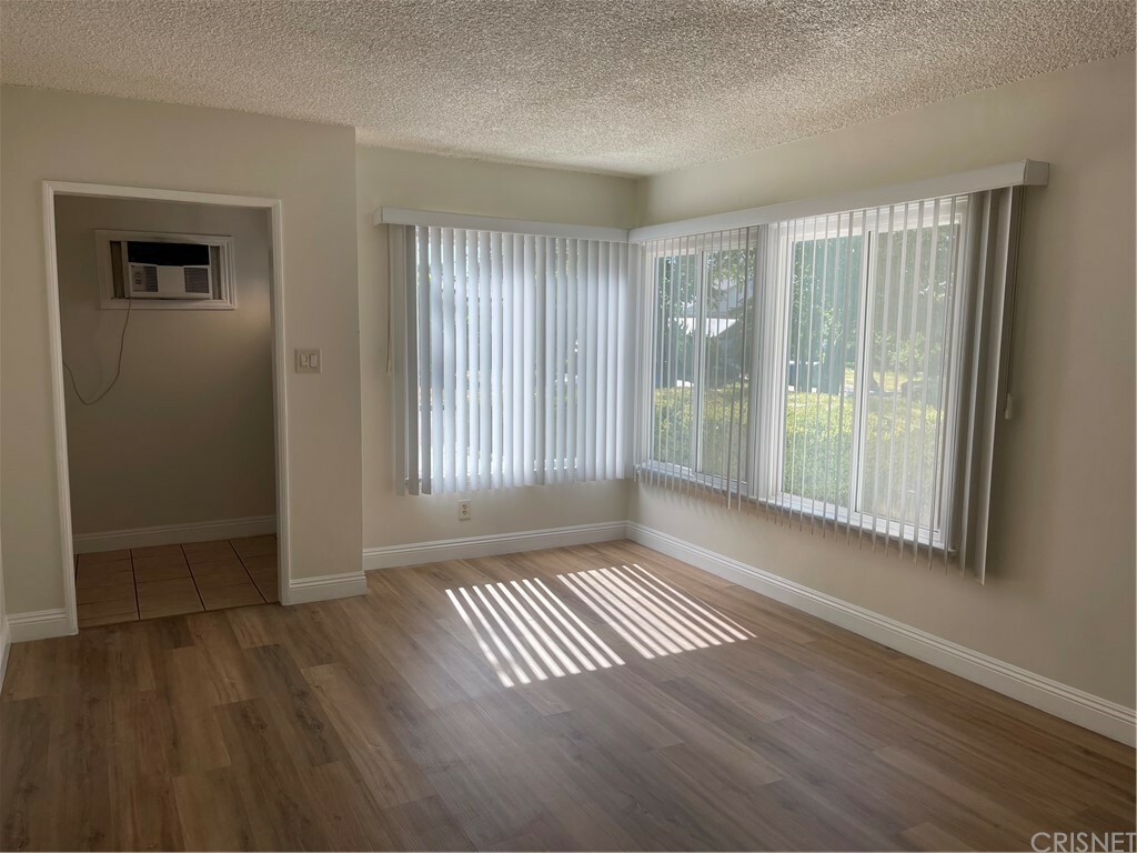 Property Photo:  7517 Whitaker Avenue  CA 91406 