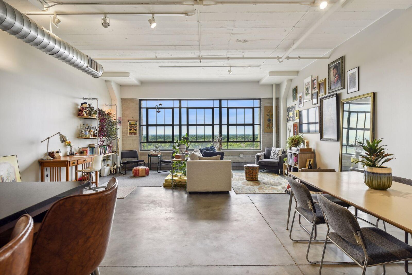 Property Photo:  2929 Chicago Avenue 913  MN 55407 