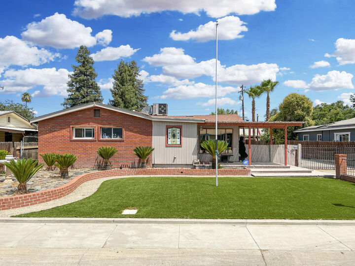 4140 W Damsen  Visalia CA 93291 photo