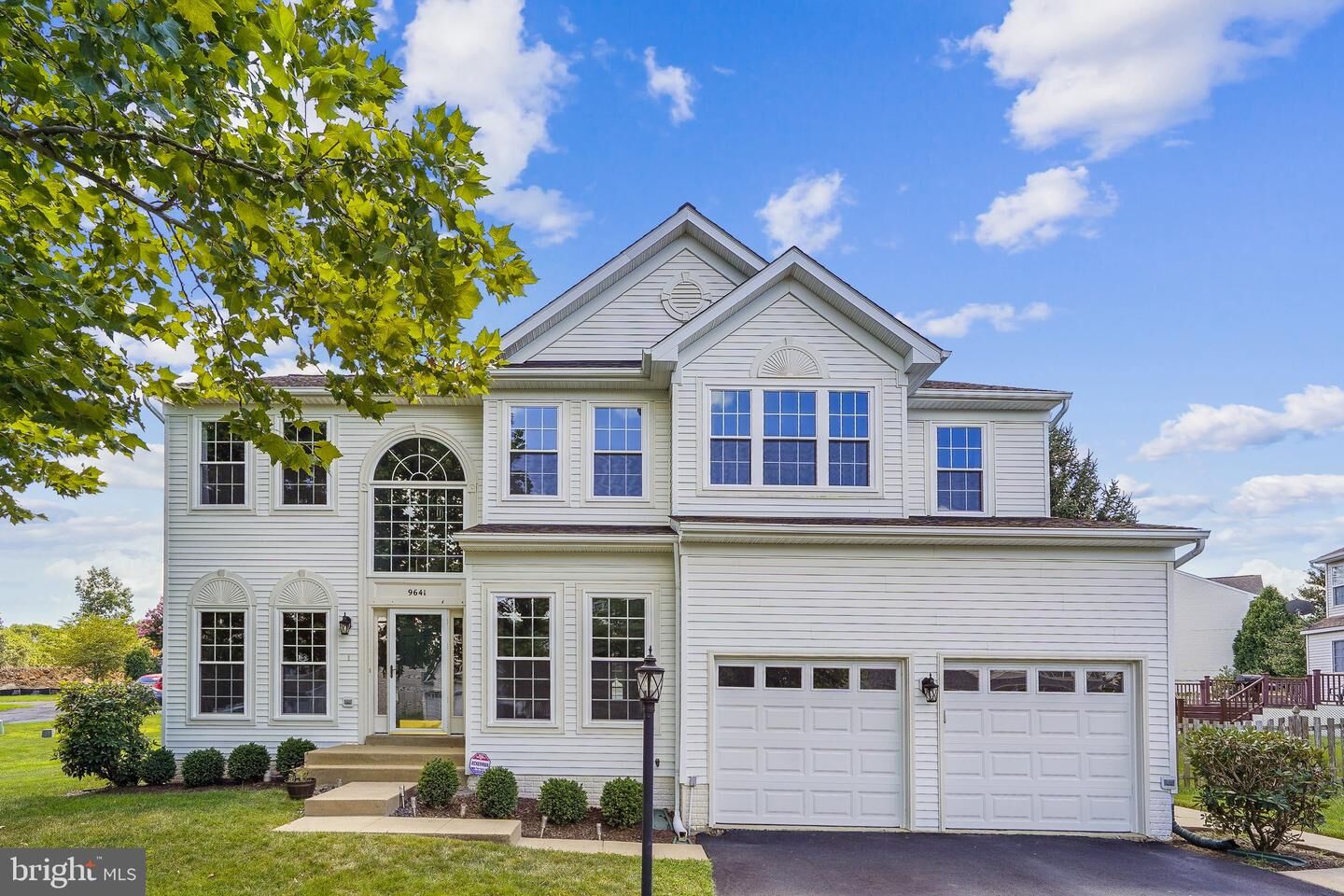 Property Photo: 9641 Looking Glass Court VA 20136