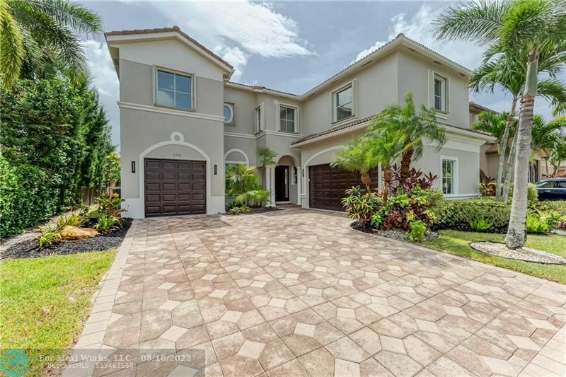 Property Photo:  1306 Beacon Cir  FL 33414 