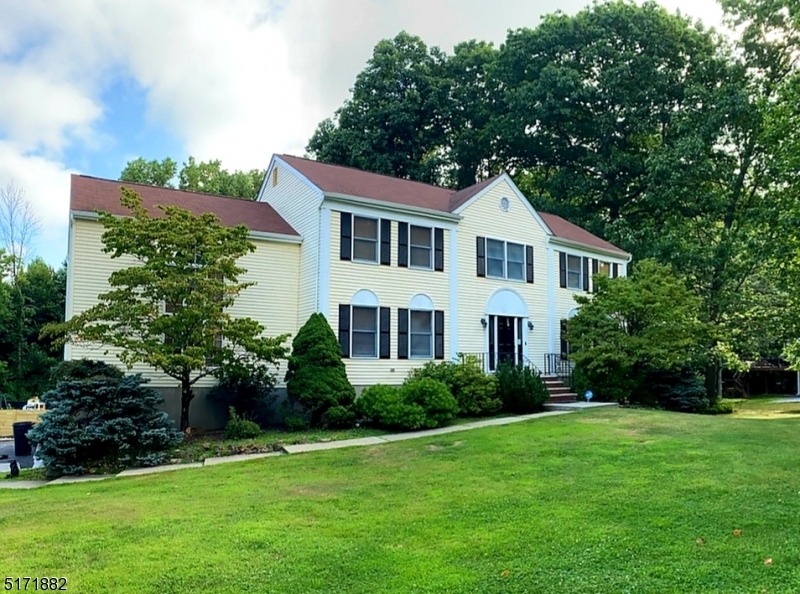 Property Photo: 27 Leigh Ct NJ 07869