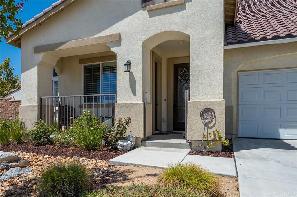 Property Photo:  26700 Jade Tree  CA 92555 